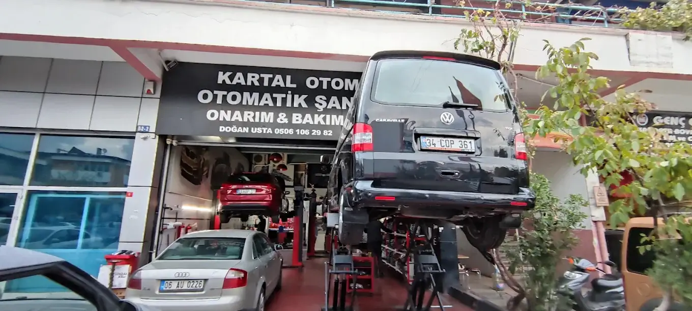 VW Caravelle T5 Kartal Otomatik Şanzıman atölyesinde — şanzıman lift tamiri